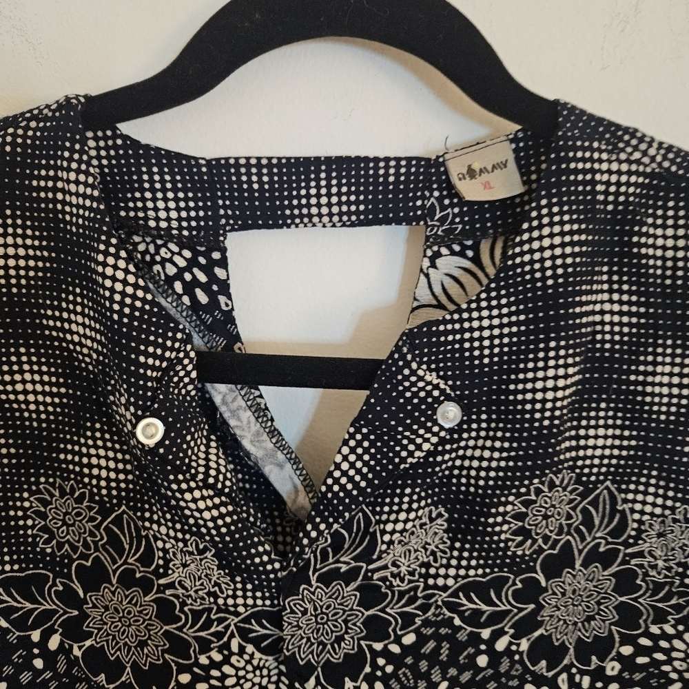 🔥Floral Print V-Neck Sleeveless Black/White Tank Top Shirt - Picture 5 of 6